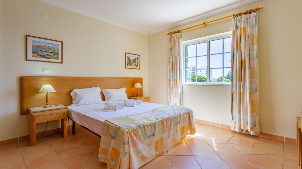 2Bdr Duplex W Ac & Pool In Portimao By Lovelystay Bagian luar foto